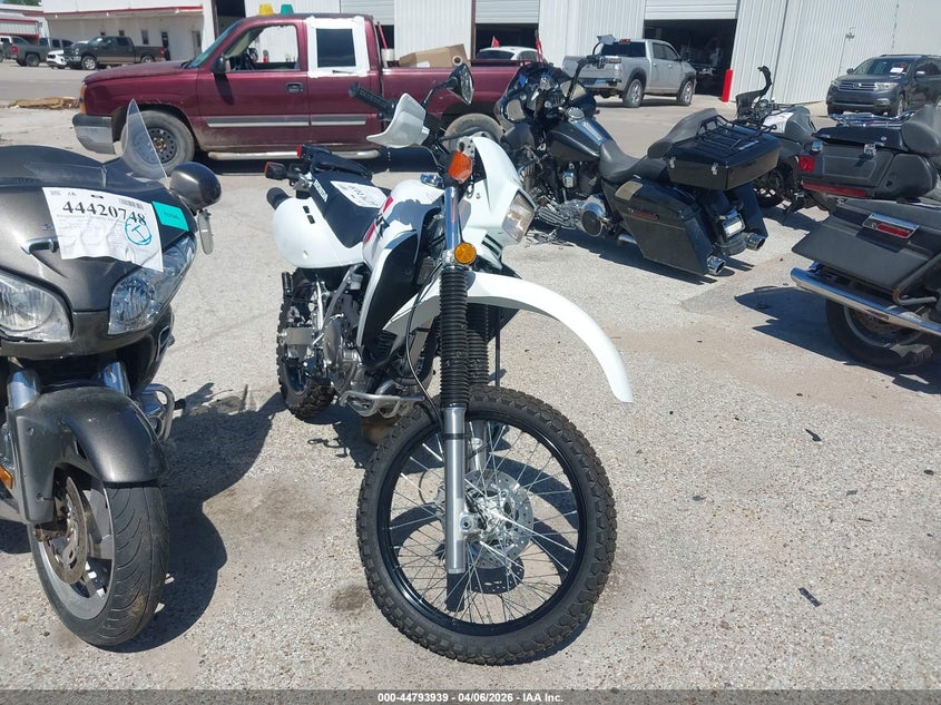 2025 Honda Xr650 VIN JH2RD0605SK401450 IAAI salvage auction — LEFT SIDE, Wait Title, sold $6,400 on 2026-07-07 (photo 1)