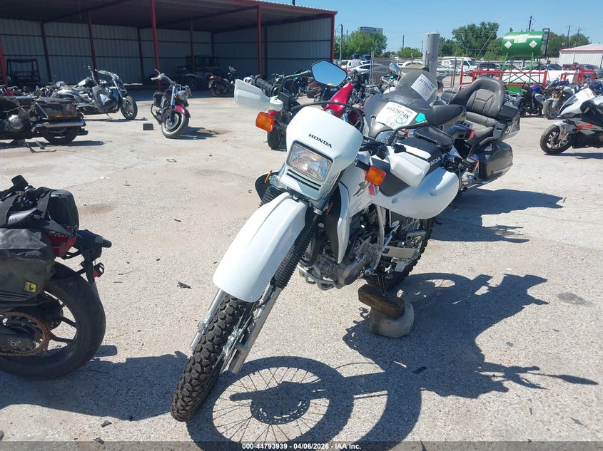 2025 Honda Xr650 VIN JH2RD0605SK401450 IAAI salvage auction — LEFT SIDE, Wait Title, sold $6,400 on 2026-07-07 (photo 2)