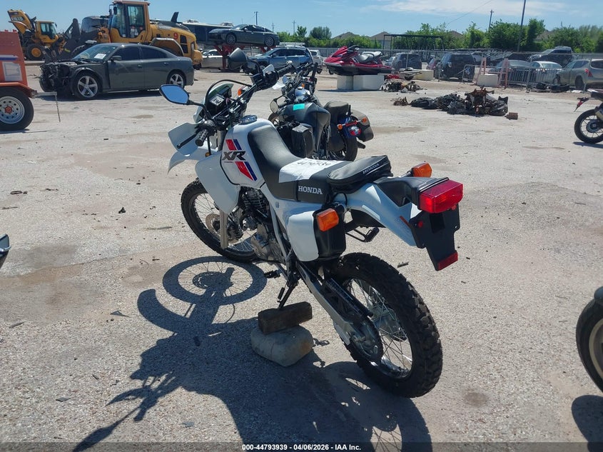 2025 Honda Xr650 VIN JH2RD0605SK401450 IAAI salvage auction — LEFT SIDE, Wait Title, sold $6,400 on 2026-07-07 (photo 3)