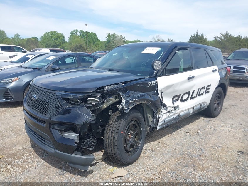 2022 Ford Police interceptor utility VIN 1FM5K8AB1NGA07628 IAAI salvage auction — LEFT SIDE, Wait Title, sold $3,700 on 2026-07-13 (photo 2)