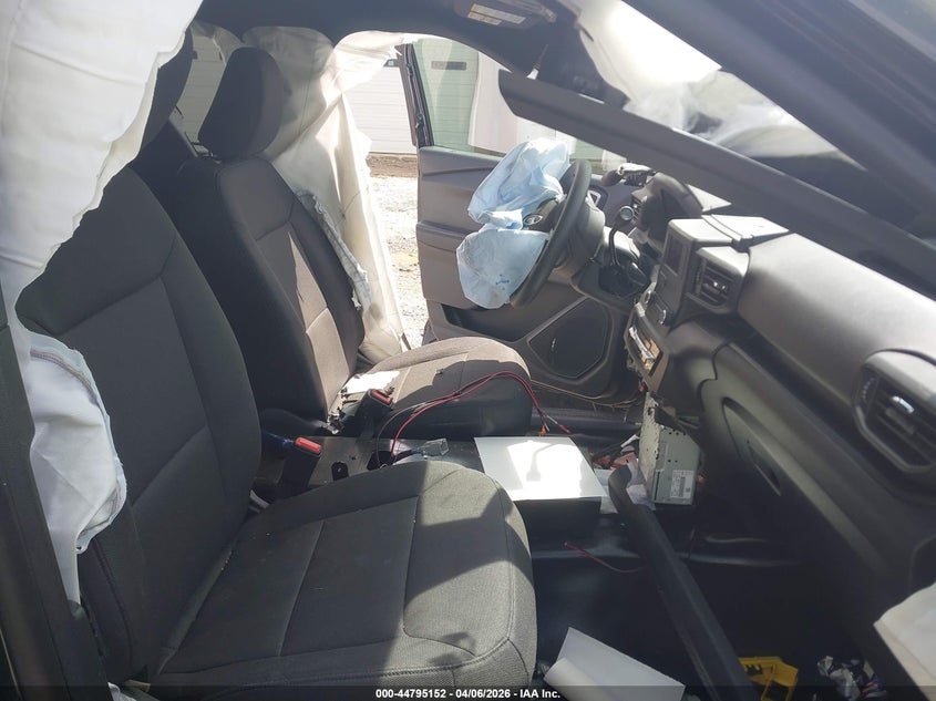 2022 Ford Police interceptor utility VIN 1FM5K8AB1NGA07628 IAAI salvage auction — LEFT SIDE, Wait Title, sold $3,700 on 2026-07-13 (photo 5)