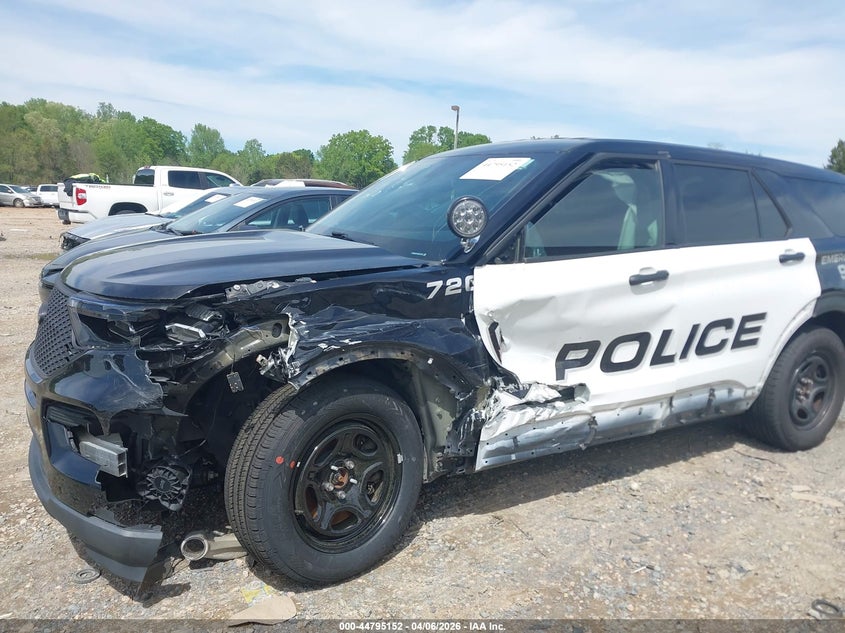2022 Ford Police interceptor utility VIN 1FM5K8AB1NGA07628 IAAI salvage auction — LEFT SIDE, Wait Title, sold $3,700 on 2026-07-13 (photo 6)