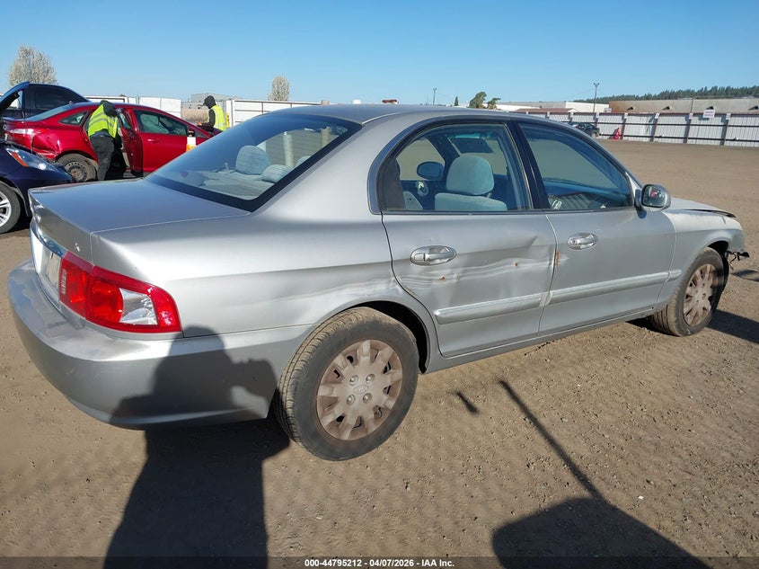 2005 Kia Optima VIN KNAGD126255378693 IAAI salvage auction — RIGHT FRONT, Bill Of Sale (Washington), sold $200 on 2026-07-07 (photo 4)
