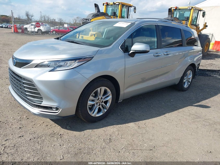 2025 Toyota Sienna VIN 5TDZSKFC2SS202224 IAAI salvage auction — REAR END, Wait Title, sold $30,250 on 2026-07-27 (photo 2)