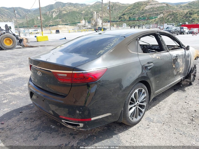 2018 Kia Cadenza VIN KNALC4J11J5100998 IAAI salvage auction — TOTAL BURN, Wait Title, sold $225 on 2026-07-08 (photo 4)