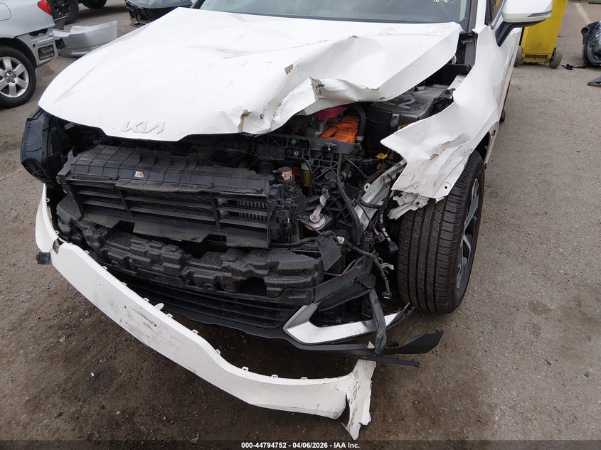 2023 Kia Sportage hybrid VIN KNDPVCAG1P7076261 IAAI salvage auction — FRONT END, Wait Title, sold $5,250 on 2026-07-13 (photo 6)