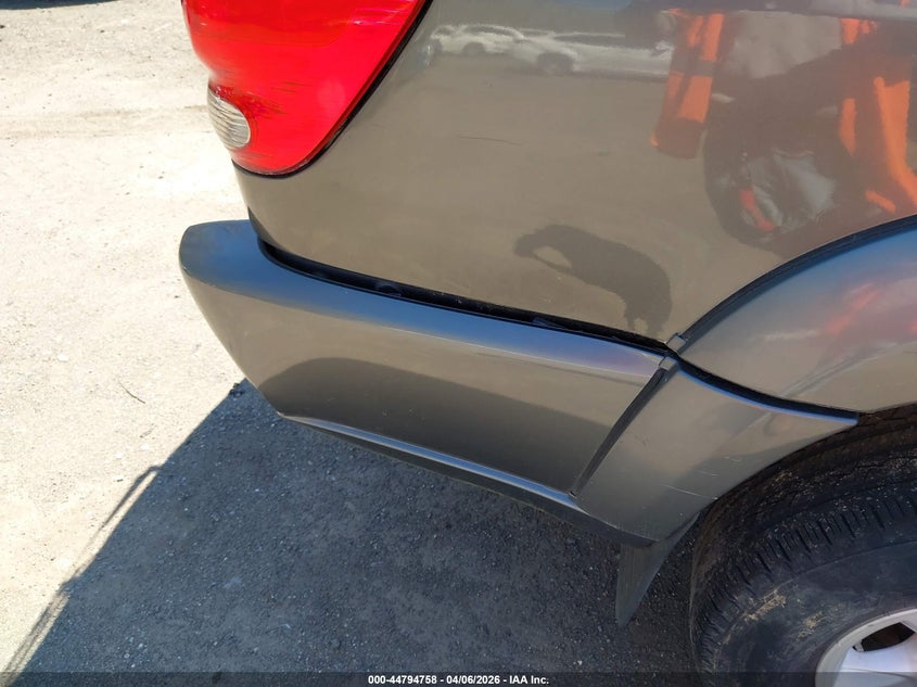 2005 Toyota Sequoia VIN 5TDBT44A35S245311 IAAI salvage auction — RIGHT REAR, Salvage (Texas), sold $1,250 on 2026-07-29 (photo 6)