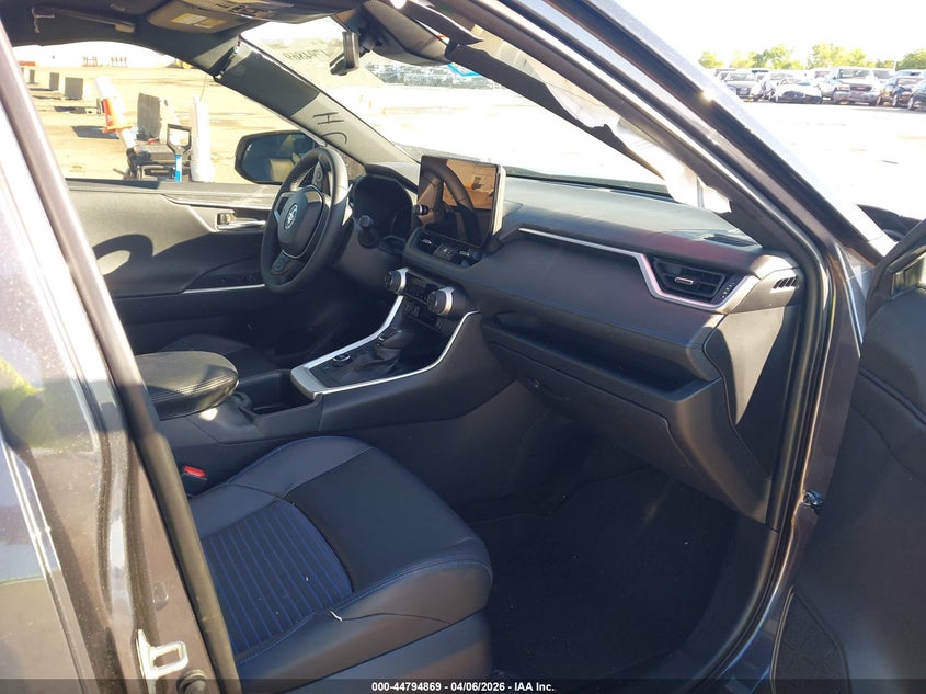 2025 Toyota Rav4 hybrid VIN JTME6RFV0SJ082563 IAAI salvage auction — SIDE, Original (Texas), sold $12,800 on 2026-07-22 (photo 5)