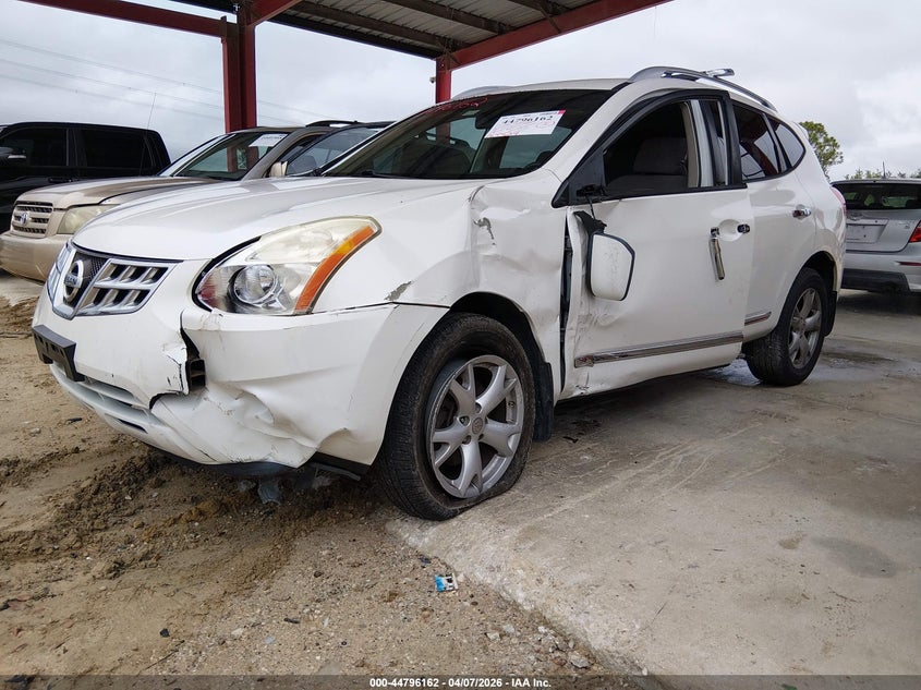 2011 Nissan Rogue VIN JN8AS5MVXBW315698 IAAI salvage auction — SIDE, Rebuildable (Florida), sold $325 on 2026-07-07 (photo 2)