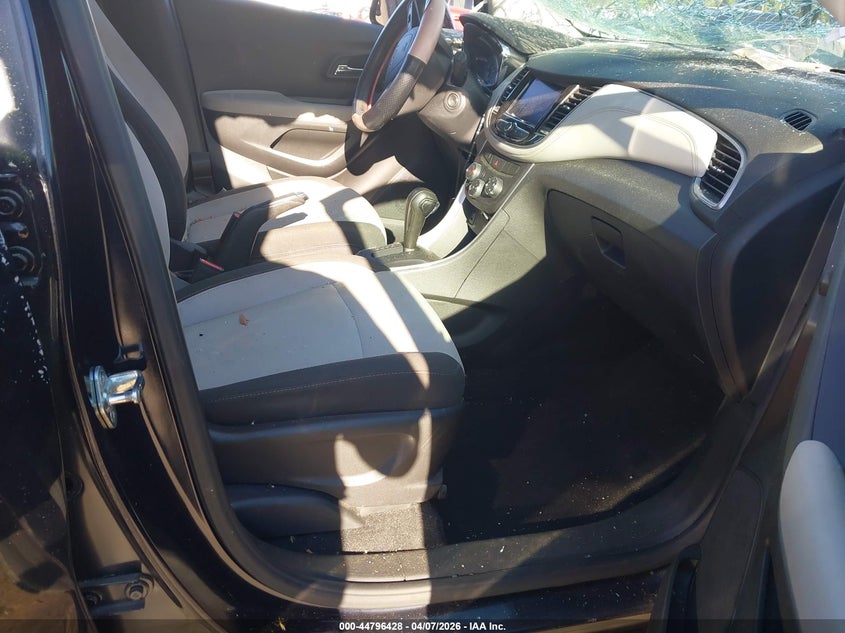 2021 Chevrolet Trax VIN KL7CJKSB4MB314469 IAAI salvage auction — LEFT & RIGHT, Salvage Title, sold $775 on 2026-07-22 (photo 5)