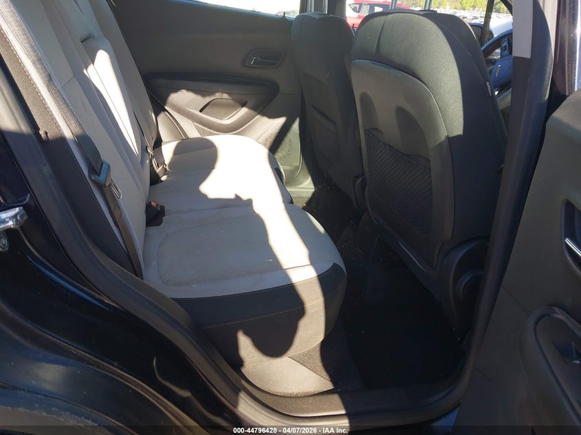 2021 Chevrolet Trax VIN KL7CJKSB4MB314469 IAAI salvage auction — LEFT & RIGHT, Salvage Title, sold $775 on 2026-07-22 (photo 8)