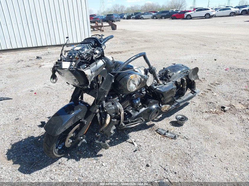 2023 Harley-davidson Fltrxs VIN 1HD1KTP15PB680263 IAAI salvage auction — ROLLOVER, Clear (Indiana), sold $2,800 on 2026-07-20 (photo 2)