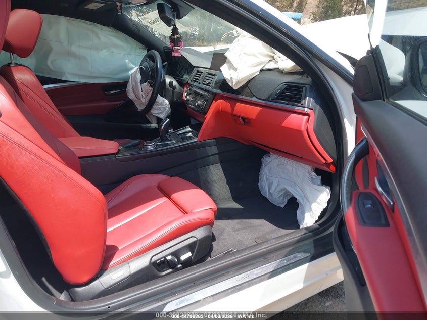 2017 BMW 4er VIN WBA4R7C51HK876614 IAAI salvage auction — FRONT & REAR, Wait Title, sold $125 on 2026-07-21 (photo 5)