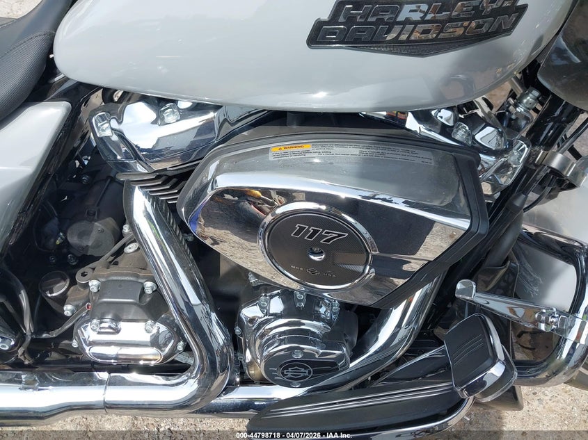2025 Harley-davidson Road glide VIN 1HD1KH716SB632633 IAAI salvage auction — LEFT SIDE, Salvage (Oklahoma), sold $11,400 on 2026-07-22 (photo 8)