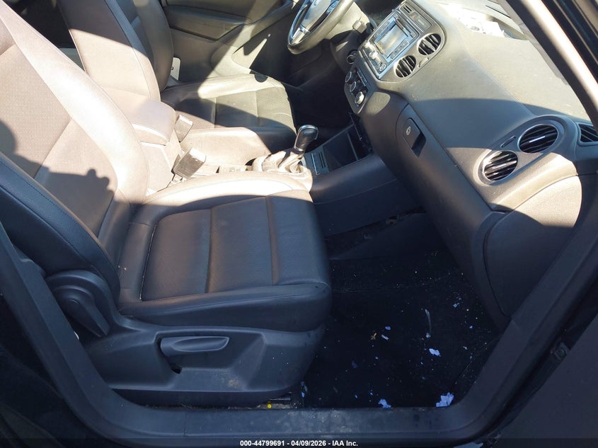 2012 Volkswagen Tiguan VIN WVGBV7AX2CW591203 IAAI salvage auction — FRESH WATER, Salvage Title, sold $425 on 2026-07-10 (photo 5)