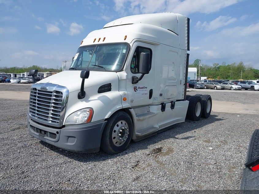 2017 Freightliner Cascadia 113 VIN 1FUJGHDV2HLHS8400 IAAI salvage auction — UNKNOWN, Clear (Illinois), sold $7,100 on 2026-07-08 (photo 2)