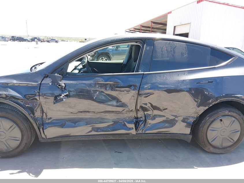 2026 Tesla Model y VIN 7SAYGDED3TA603158 IAAI salvage auction — LEFT SIDE, Wait Title, sold $18,950 on 2026-08-27 (photo 6)