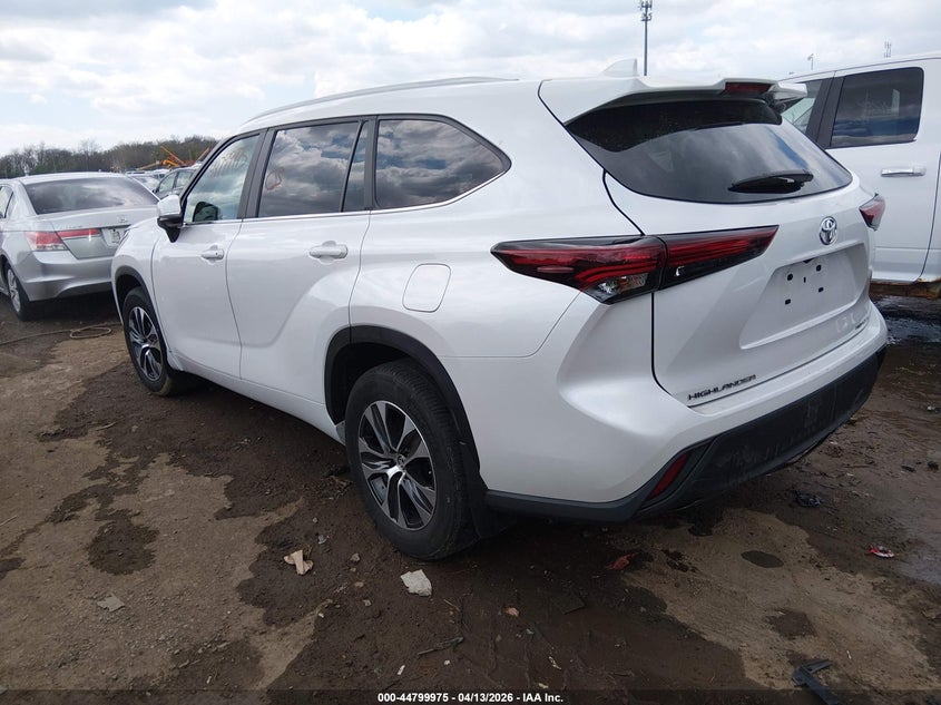 2024 Toyota Highlander VIN 5TDKDRBH2RS545969 IAAI salvage auction — UNDERCARRIAGE, Wait Title, sold $23,300 on 2026-07-29 (photo 3)