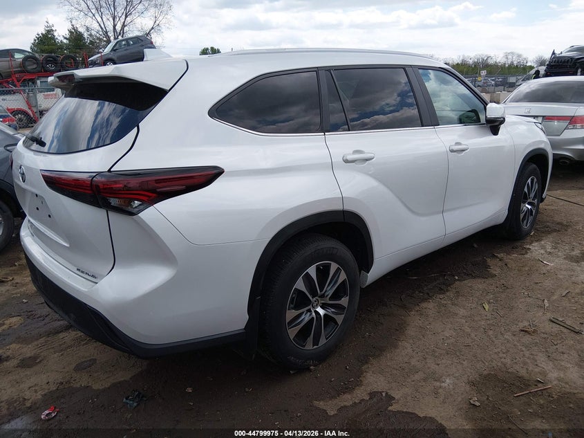 2024 Toyota Highlander VIN 5TDKDRBH2RS545969 IAAI salvage auction — UNDERCARRIAGE, Wait Title, sold $23,300 on 2026-07-29 (photo 4)