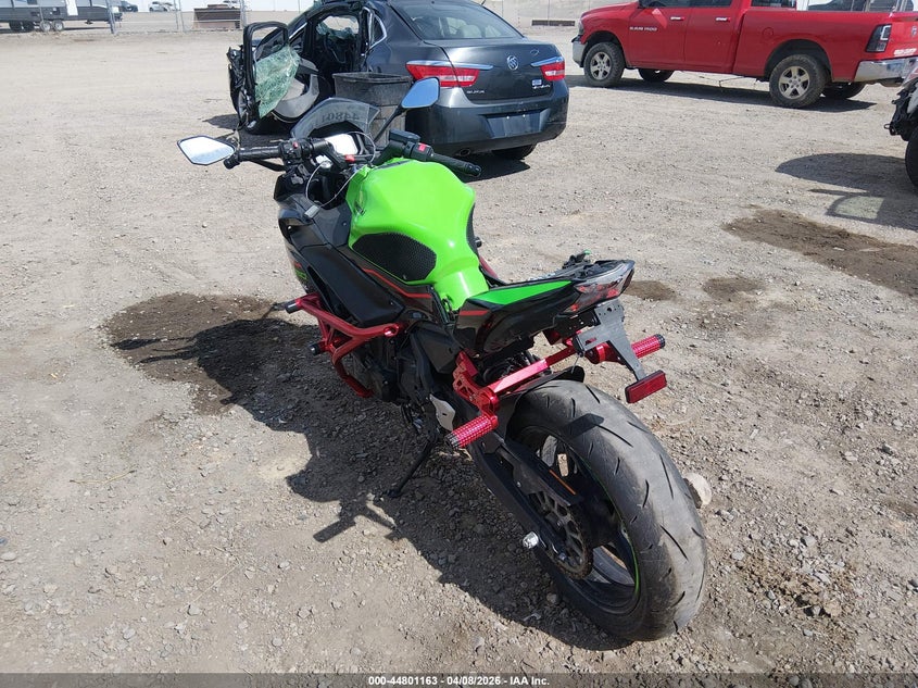 2022 Kawasaki Ninja VIN ML5EXEM10NDA65266 IAAI salvage auction — LEFT & RIGHT, Salvage Title, sold $1,400 on 2026-07-22 (photo 3)