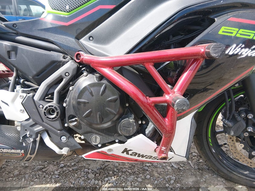 2022 Kawasaki Ninja VIN ML5EXEM10NDA65266 IAAI salvage auction — LEFT & RIGHT, Salvage Title, sold $1,400 on 2026-07-22 (photo 8)
