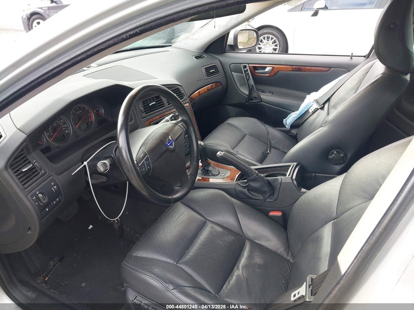2007 Volvo S60 VIN YV1RH592772607359 IAAI salvage auction — RIGHT SIDE, Salvage (California), sold $275 on 2026-07-14 (photo 5)