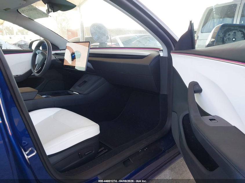 2025 Tesla Model 3 VIN 5YJ3E1EA6SF015323 IAAI salvage auction — LEFT REAR, Salvage Title, sold $12,600 on 2026-07-08 (photo 5)