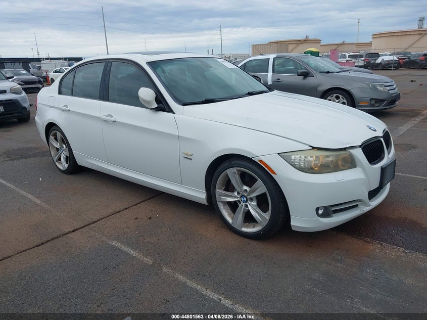 2011 BMW 3er VIN WBAPL5G56BNN21974 IAAI salvage auction — WATER/FLOOD, Salvage (Hawaii), sold $525 on 2026-07-28 (photo 1)