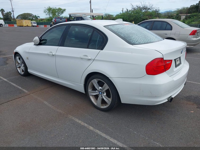 2011 BMW 3er VIN WBAPL5G56BNN21974 IAAI salvage auction — WATER/FLOOD, Salvage (Hawaii), sold $525 on 2026-07-28 (photo 3)