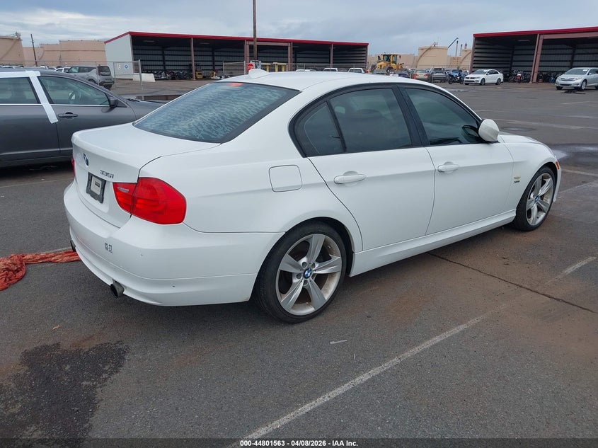2011 BMW 3er VIN WBAPL5G56BNN21974 IAAI salvage auction — WATER/FLOOD, Salvage (Hawaii), sold $525 on 2026-07-28 (photo 4)