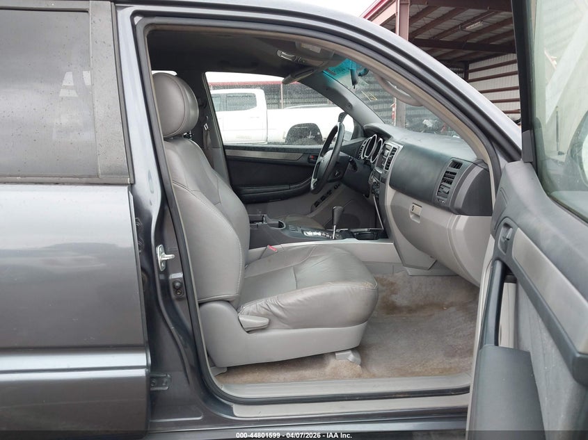 2005 Toyota 4runner VIN JTEZU14R858027915 IAAI salvage auction — WATER/FLOOD, Salvage (Hawaii), sold $100 on 2026-07-28 (photo 5)