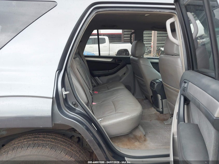 2005 Toyota 4runner VIN JTEZU14R858027915 IAAI salvage auction — WATER/FLOOD, Salvage (Hawaii), sold $100 on 2026-07-28 (photo 8)