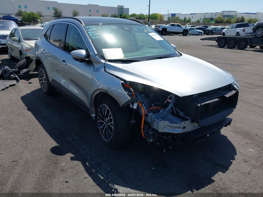2022 Ford Escape VIN 1FMCU0KZ1NUA24591 IAAI salvage auction — RIGHT FRONT, Wait Title, sold $8,200 on 2026-07-24 (photo 1)