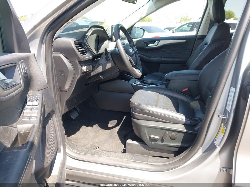 2022 Ford Escape VIN 1FMCU0KZ1NUA24591 IAAI salvage auction — RIGHT FRONT, Wait Title, sold $8,200 on 2026-07-23 (photo 5)