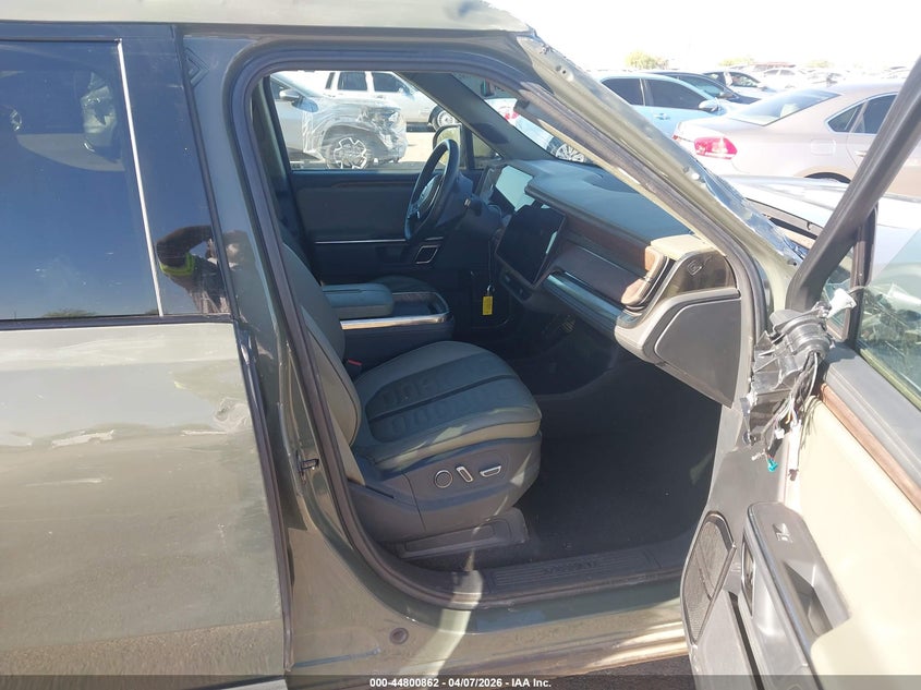 2022 Rivian R1t VIN 7FCTGAAL9NN009789 IAAI salvage auction — RIGHT SIDE, Salvage Title, sold $12,500 on 2026-08-28 (photo 5)