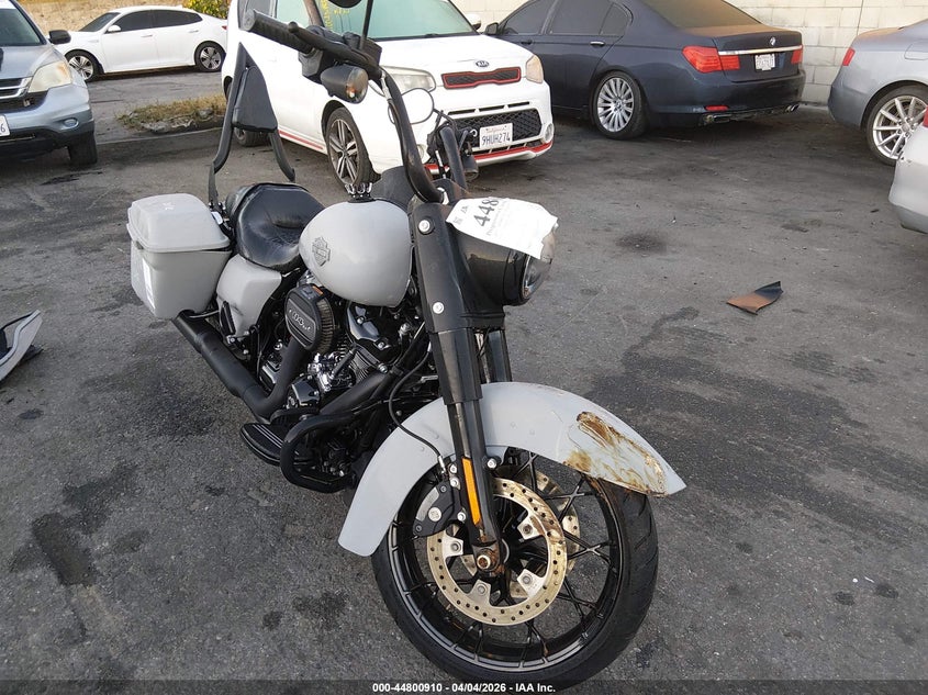 2025 Harley-davidson Road king VIN 1HD1KVP22SB636900 IAAI salvage auction — LEFT & RIGHT, Wait Title, sold $9,200 on 2026-07-14 (photo 1)
