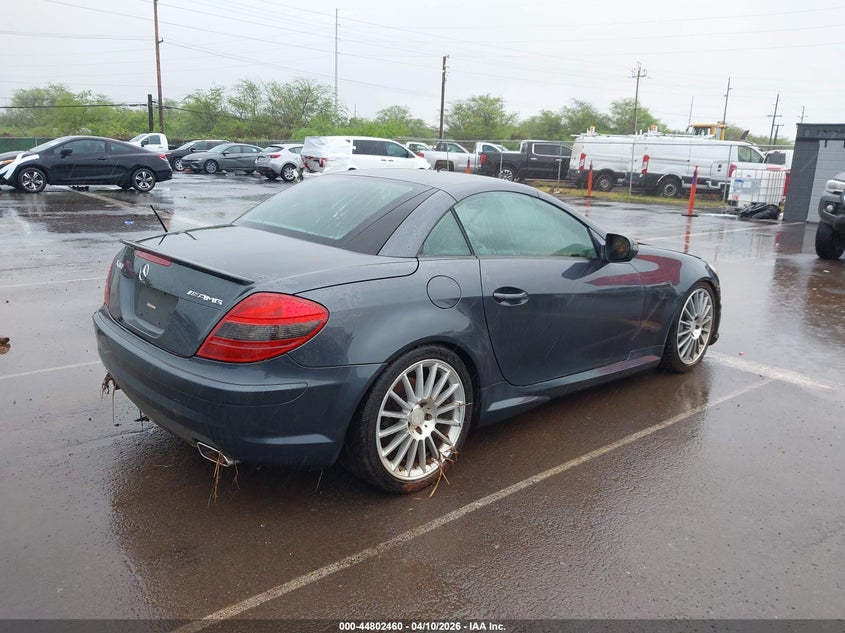2010 Mercedes-benz Slk-klasse VIN WDBWK5EA3AF230437 IAAI salvage auction — WATER/FLOOD, Salvage (Hawaii), sold $75 on 2026-07-28 (photo 4)