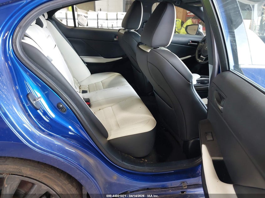 2021 Lexus Is VIN JTHGZ1E23M5020674 IAAI salvage auction — FRONT END, Wait Title, sold $5,800 on 2026-07-08 (photo 8)