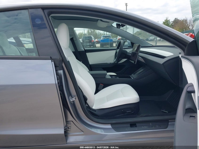 2025 Tesla Model 3 VIN 5YJ3E1EA0SF062847 IAAI salvage auction — LEFT SIDE, Wait Title, sold $28,250 on 2026-07-20 (photo 5)