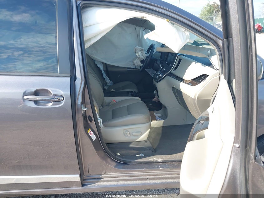 2019 Toyota Sienna VIN 5TDYZ3DC4KS020475 IAAI salvage auction — LEFT FRONT, Salvage (Kentucky), sold $4,925 on 2026-07-29 (photo 5)