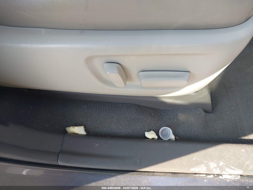 2019 Toyota Sienna VIN 5TDYZ3DC4KS020475 IAAI salvage auction — LEFT FRONT, Salvage (Kentucky), sold $4,925 on 2026-07-29 (photo 8)