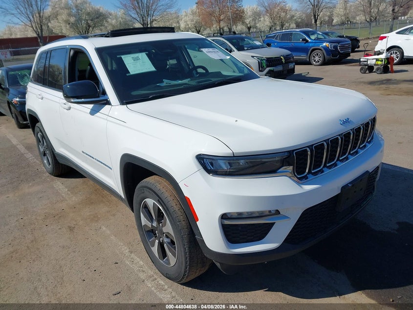 2023 Jeep Grand cherokee VIN 1C4RJYB61P8794975 IAAI salvage auction — LEFT SIDE, Salvage (New Jersey), sold $11,900 on 2026-07-30 (photo 1)