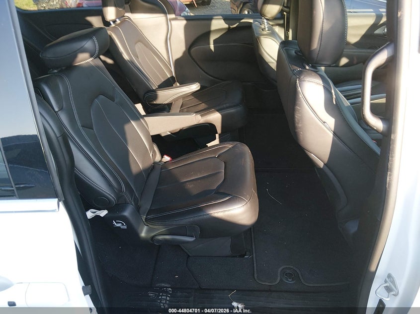 2025 Chrysler Voyager VIN 2C4RC1CG4SR605693 IAAI salvage auction — FRONT END, Wait Title, sold $13,600 on 2026-08-20 (photo 8)
