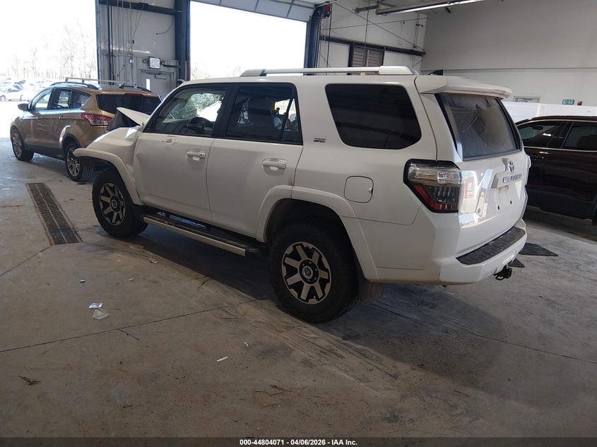 2017 Toyota 4runner VIN JTEBU5JR2H5426077 IAAI salvage auction — FRONT END, Salvage (Missouri), sold $7,400 on 2026-07-30 (photo 3)