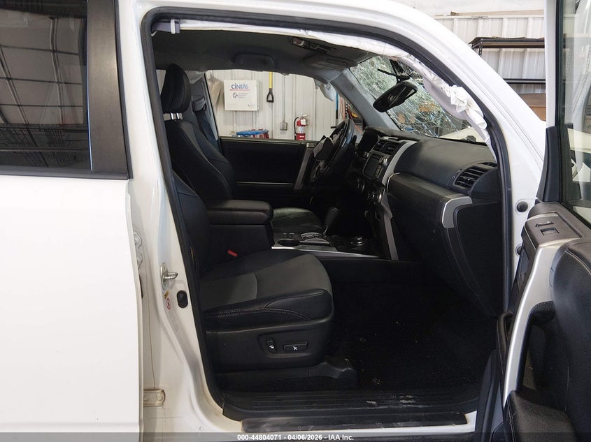 2017 Toyota 4runner VIN JTEBU5JR2H5426077 IAAI salvage auction — FRONT END, Salvage (Missouri), sold $7,400 on 2026-07-30 (photo 5)