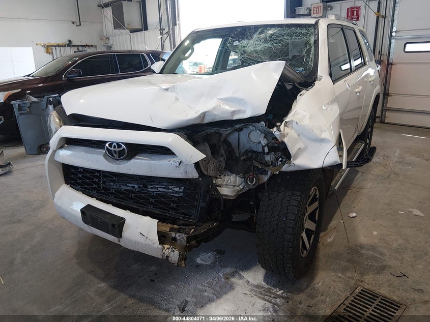 2017 Toyota 4runner VIN JTEBU5JR2H5426077 IAAI salvage auction — FRONT END, Salvage (Missouri), sold $4,150 on 2026-07-27 (photo 6)