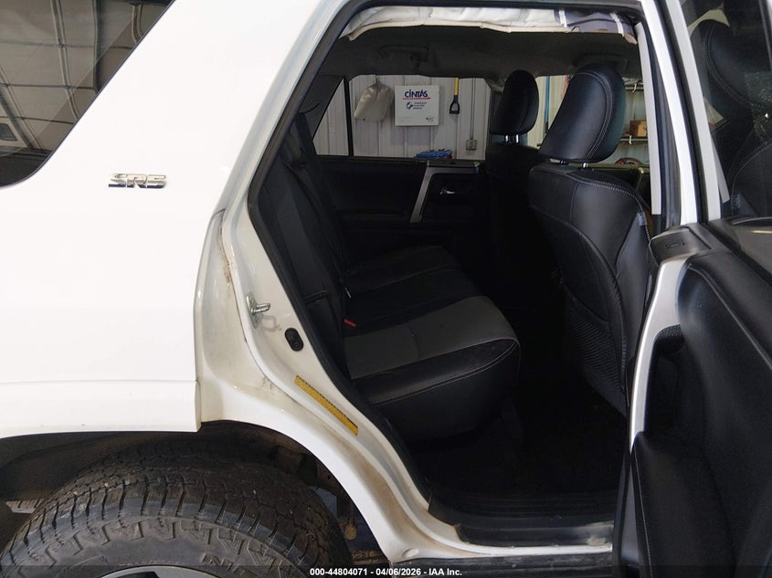 2017 Toyota 4runner VIN JTEBU5JR2H5426077 IAAI salvage auction — FRONT END, Salvage (Missouri), sold $7,400 on 2026-07-30 (photo 8)