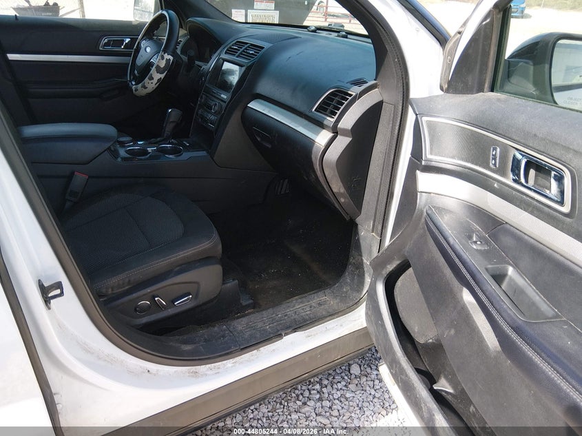 2017 Ford Explorer VIN 1FM5K8D8XHGC30139 IAAI salvage auction — FRONT & REAR, Salvage Title, sold $1,550 on 2026-07-09 (photo 5)