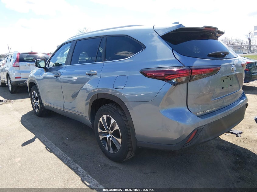 2024 Toyota Highlander VIN 5TDKDRBH8RS534300 IAAI salvage auction — RIGHT SIDE, Salvage Title, sold $16,800 on 2026-07-30 (photo 3)