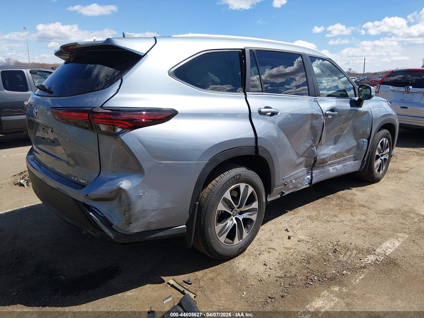 2024 Toyota Highlander VIN 5TDKDRBH8RS534300 IAAI salvage auction — RIGHT SIDE, Salvage Title, sold $16,800 on 2026-07-30 (photo 4)